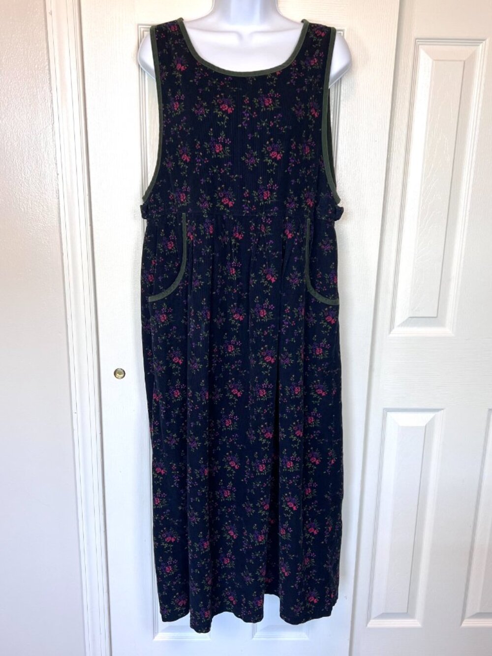 Erika & Co. Vintage 90's Cottagecore Floral Jumper Dress with Pockets Size Med